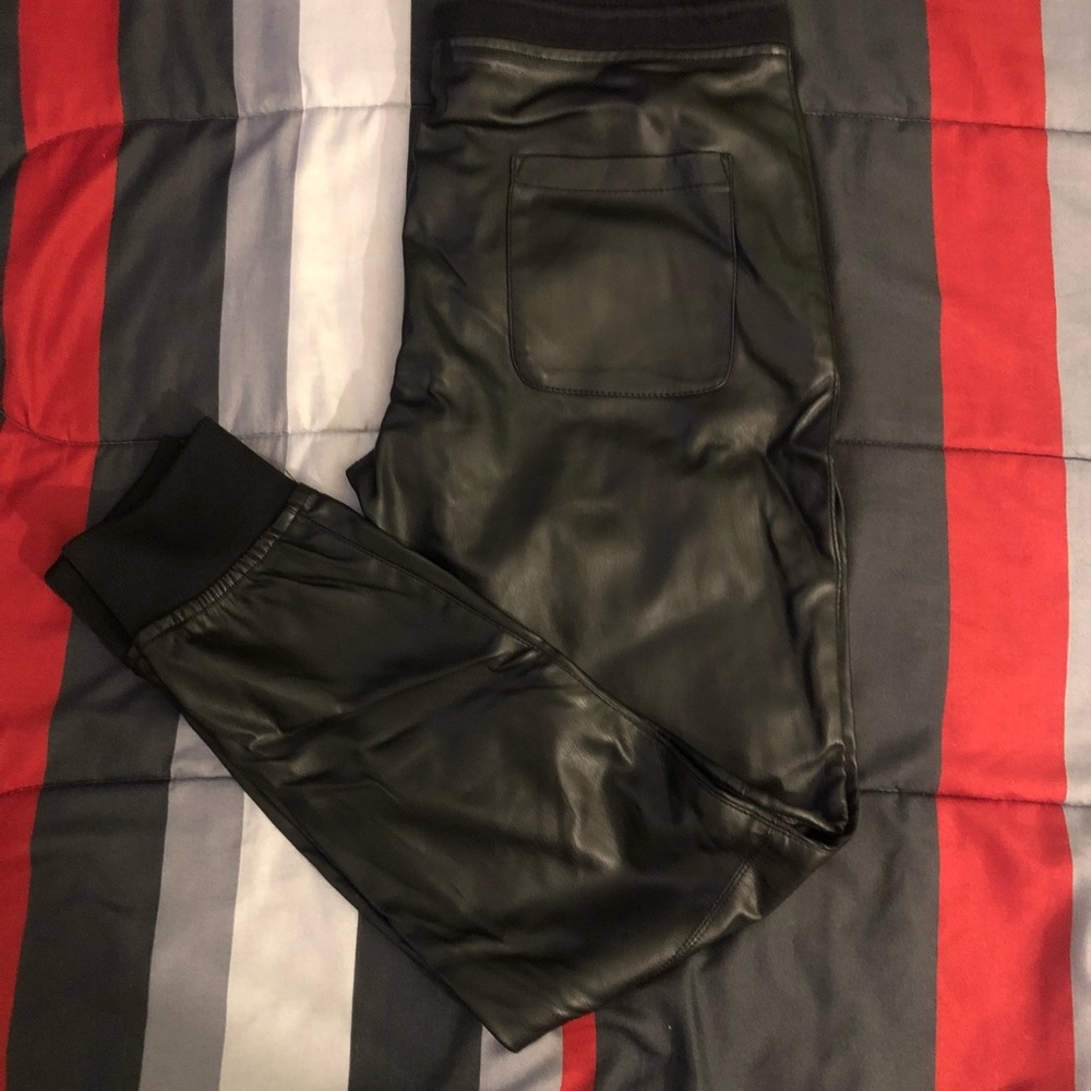 LEATHER SWEAT PANTS